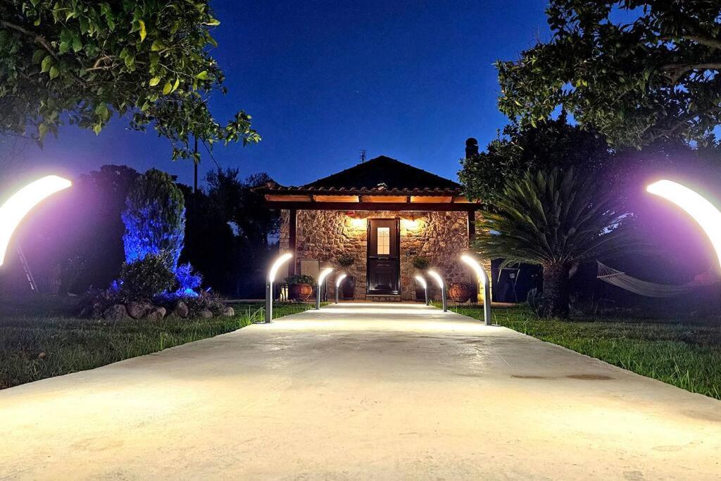 Patras Stonehouse With Large Yard - Πέτρινο Σπίτι Με Αυλή Vila Paralia  Exterior foto